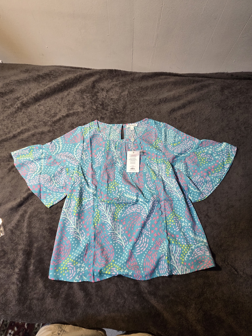 New Mary Square Jane Top in Mango Mosaic Blue is a size small